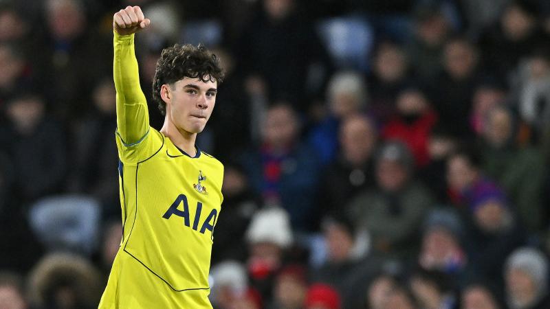 足球欧洲杯训练场出现意外，球员脚踝受伤（欧洲杯训练突发意外，球员脚踝受伤）