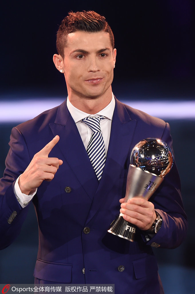 talkSPORT：拜仁在密切关注卡迪夫城19岁天才后卫迪伦-劳勒（talkSPORT：拜仁密切考察卡迪夫城19岁后防新星迪伦-劳勒）