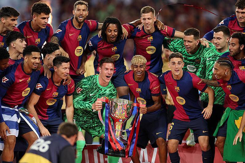 国米vs威尼斯：劳塔罗替补，图拉姆、埃斯波西托出战（国际米兰迎战威尼斯：图拉姆、埃斯波西托首发，劳塔罗替补待命）