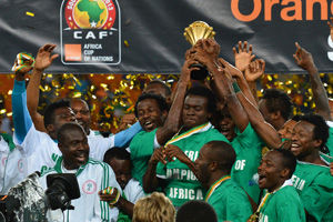 沃克＆乔治发挥出色，沃克半场16分已经刷新赛季新高（沃克、乔治手感火热，沃克半场16分创赛季新高）