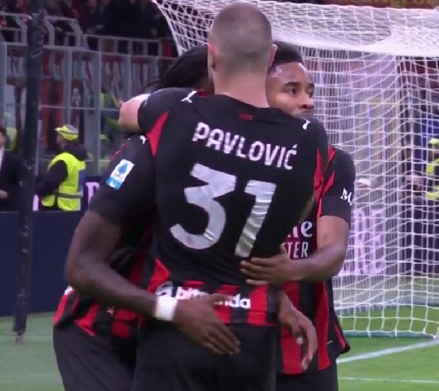 半场战报：柏太阳神0-3广岛三箭，热尔曼-良破门，东俊希建功（半场快讯：广岛三箭3-0领先柏太阳神，热尔曼-良、东俊希相继破门）