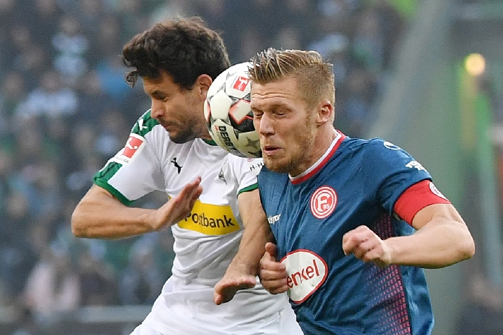 马卡：赫伊森在高强度比赛中表现糟糕，他需要提升防守硬度（马卡：赫伊森硬仗发挥不佳，需提高防守强度）