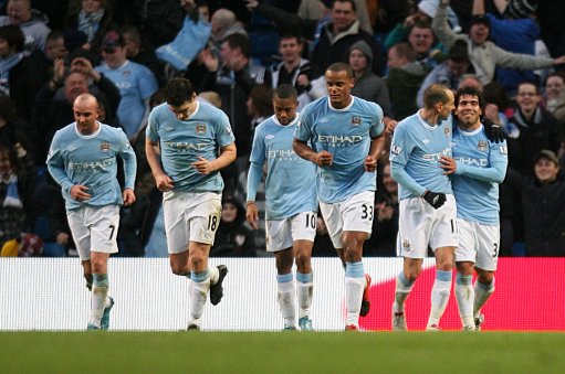 骑行爱好者穿骑行服唱说唱拍MV，运动体验别样精彩（骑行爱好者身着骑行服唱Rap拍MV，解锁别样运动乐趣）