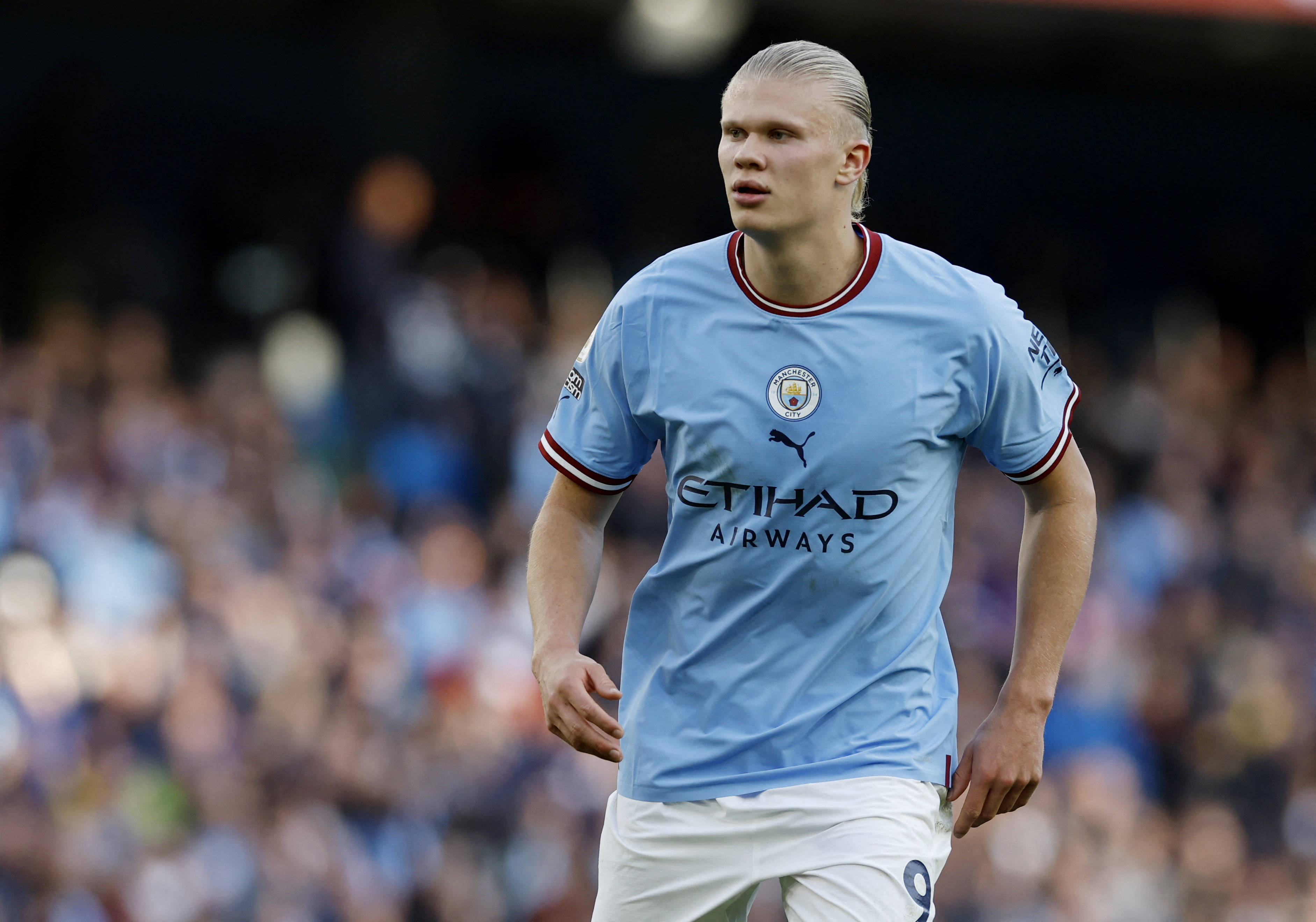 K联赛球队浦项铁人官方社媒账号发布公告称，球队中...（K联赛浦项铁人通过官方社媒发布公告：队内...）