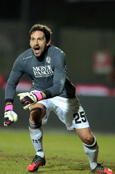 贝纳蒂亚：C罗有次赛后11点主动加练，他能书写传奇绝非偶然（贝纳蒂亚：C罗赛后夜里11点仍主动加练，成就传奇绝非巧合）