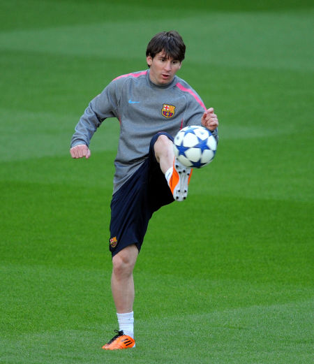 图片报：拜仁极端球迷团体故意燃放烟火以避开欧冠淘汰赛禁令（德媒图片报：拜仁激进球迷团为规避欧冠淘汰赛禁令故意燃放烟花）