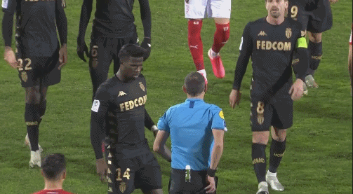 一己之力抹平分差！奎因第三节6中6狂轰21分5助攻