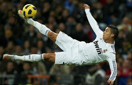 约罗：差点赢得点球？我想展现盘带，踢球就是为了这个（约罗：险造点球，我踢球就是为展现盘带）