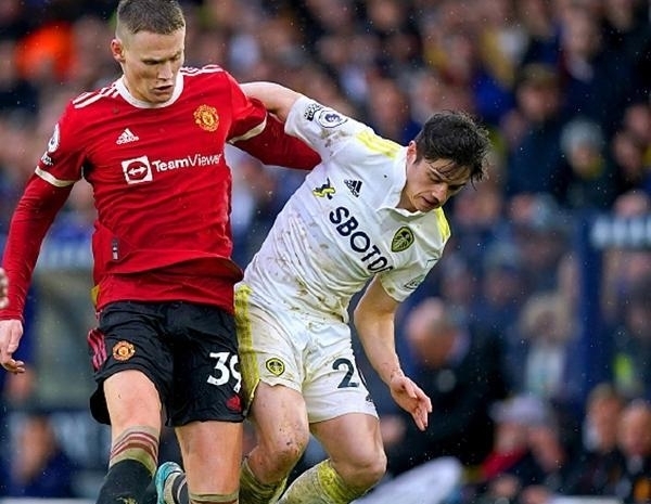 半场战报：利兹联0-0比利亚雷亚尔，尼奥托造险