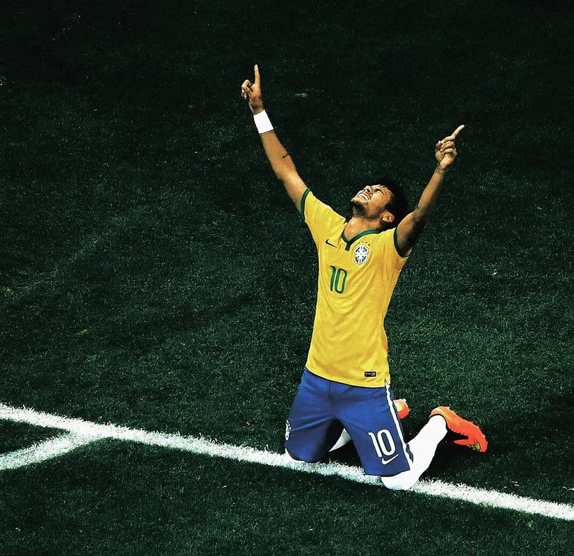 世体：巴萨与格伊谈判降温 双方经济条件差距较大（世界体育报：巴萨与格伊谈判遇冷，双方在薪资待遇上分歧明显）