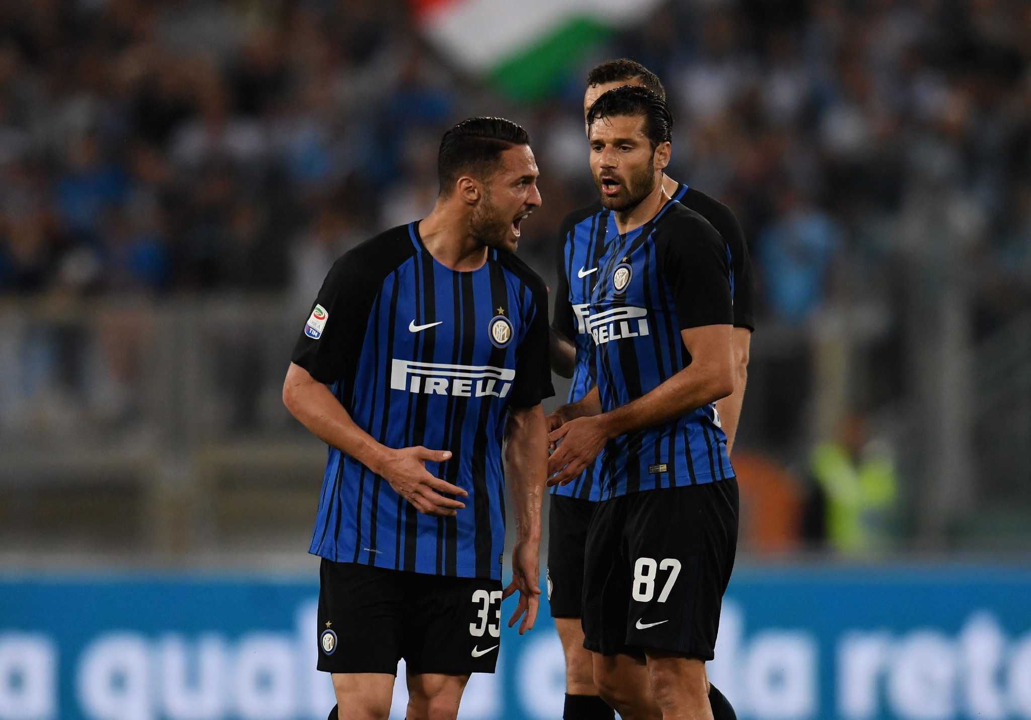 火星撞地球！枪手领跑英超&欧冠0丢球，拜仁新赛季17胜1平不败（世纪碰撞！枪手英超领跑欧冠零失球，拜仁新季17胜1平仍不败）