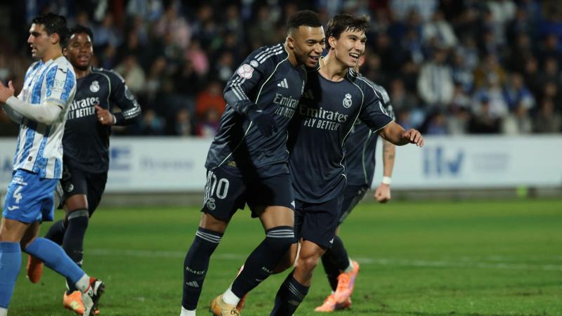 云达不莱梅1-1科隆，马尔科-弗里德尔破门，赛义德-马拉救主（云达不莱梅与科隆1-1战平，马尔科-弗里德尔先拔头筹，赛义德-马拉扳平救主）